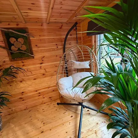 Na Wyspie Bukowiec Nad Jeziorem Jeziorak Zalewo (Ostroda)